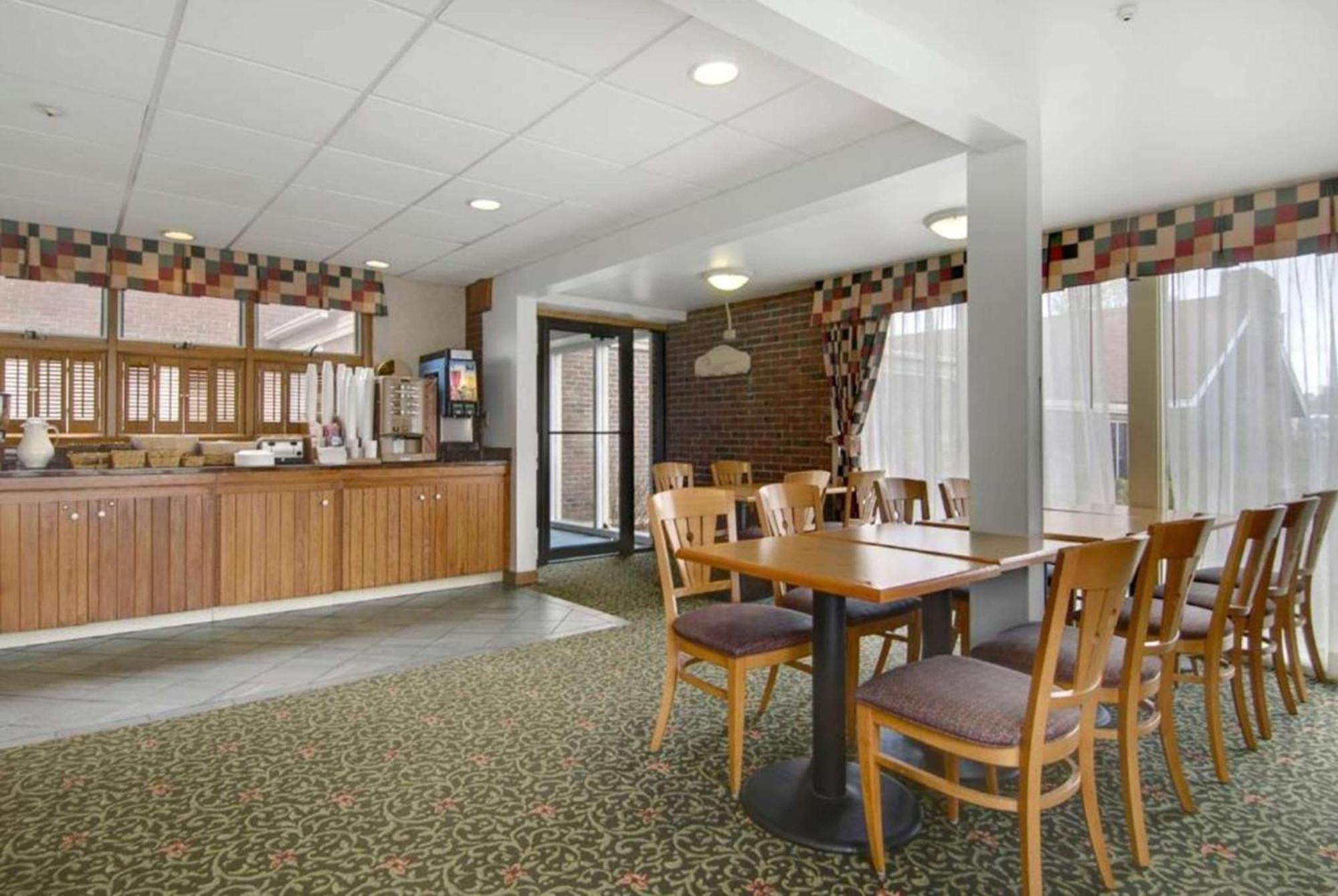 Days Inn By Wyndham Rutland/Killington Area מראה חיצוני תמונה