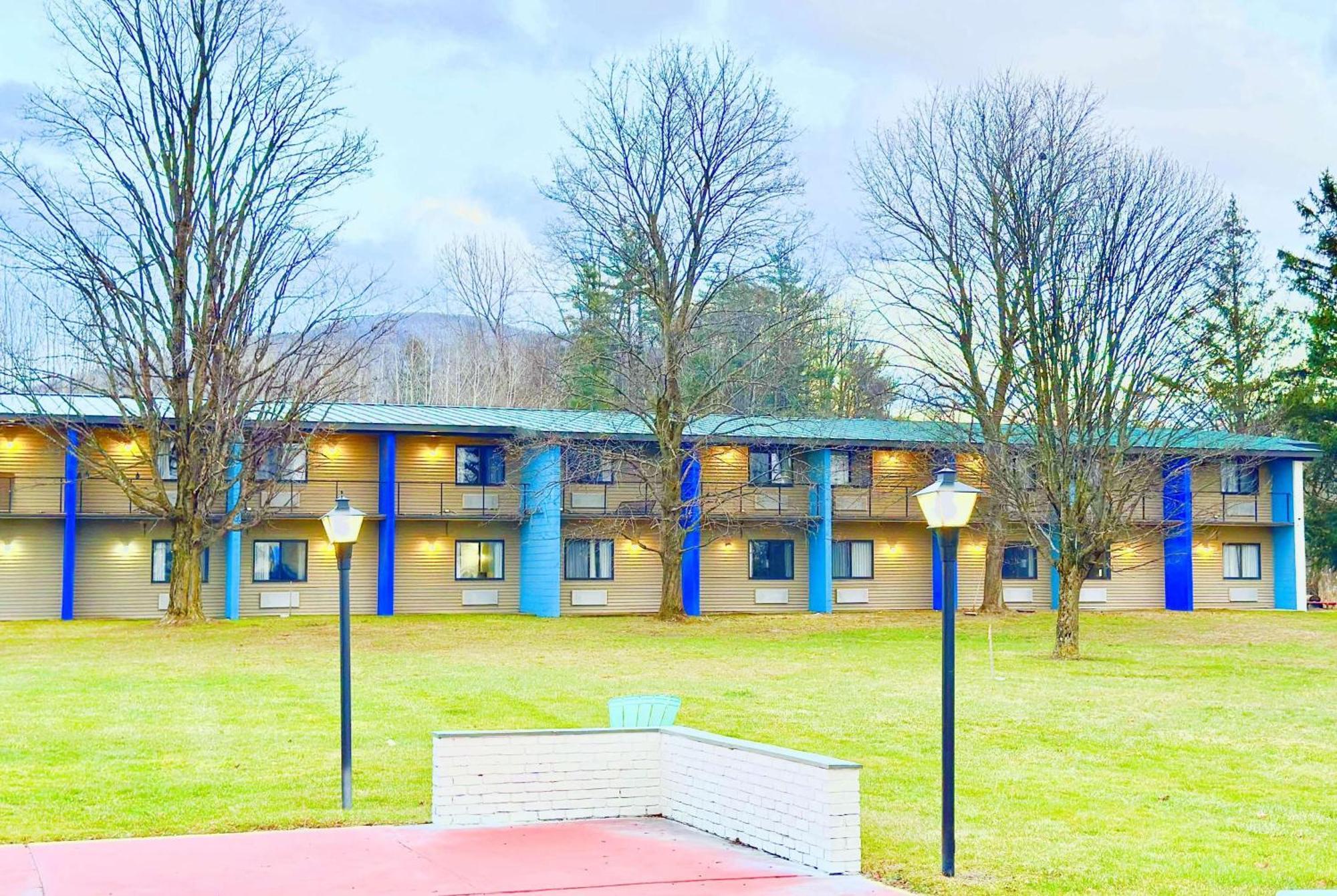 Days Inn By Wyndham Rutland/Killington Area מראה חיצוני תמונה