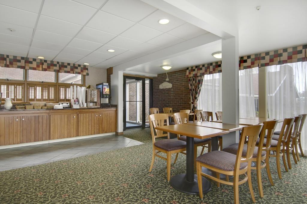 Days Inn By Wyndham Rutland/Killington Area מראה חיצוני תמונה